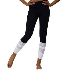 Onzie Midi Racer Leggings 2028 Black and White M/L